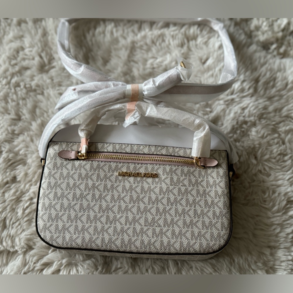 NWT Michael Kors large JETSET Logo chain crossbody white/blush pink